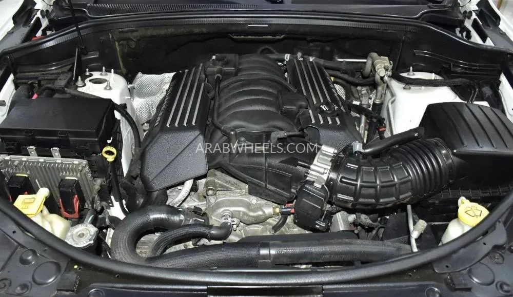 Jeep Cherokee 2020 for Sale in Dubai Image-19