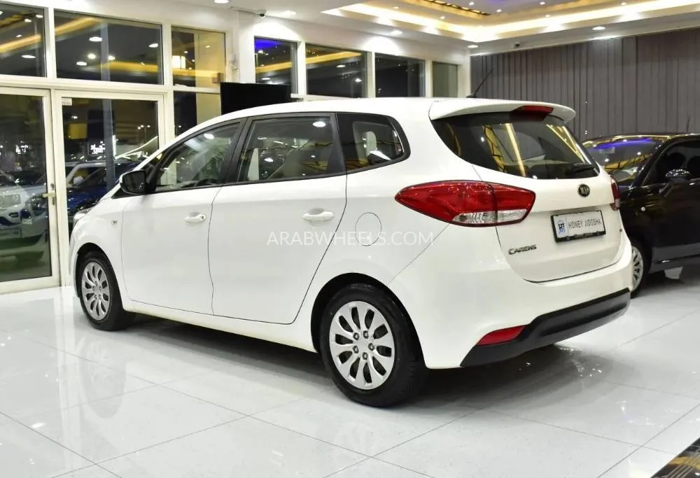Kia Carens 2016 for Sale in Dubai Image-7