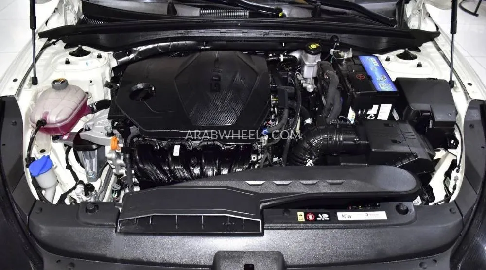 Kia K5 2022 for Sale in Dubai Image-16