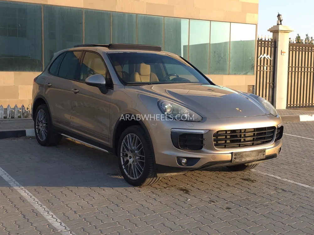 Porsche Cayenne 2016 for Sale in Ajman Image-2