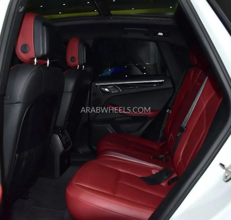 Porsche Macan 2020 for Sale in Dubai Image-17