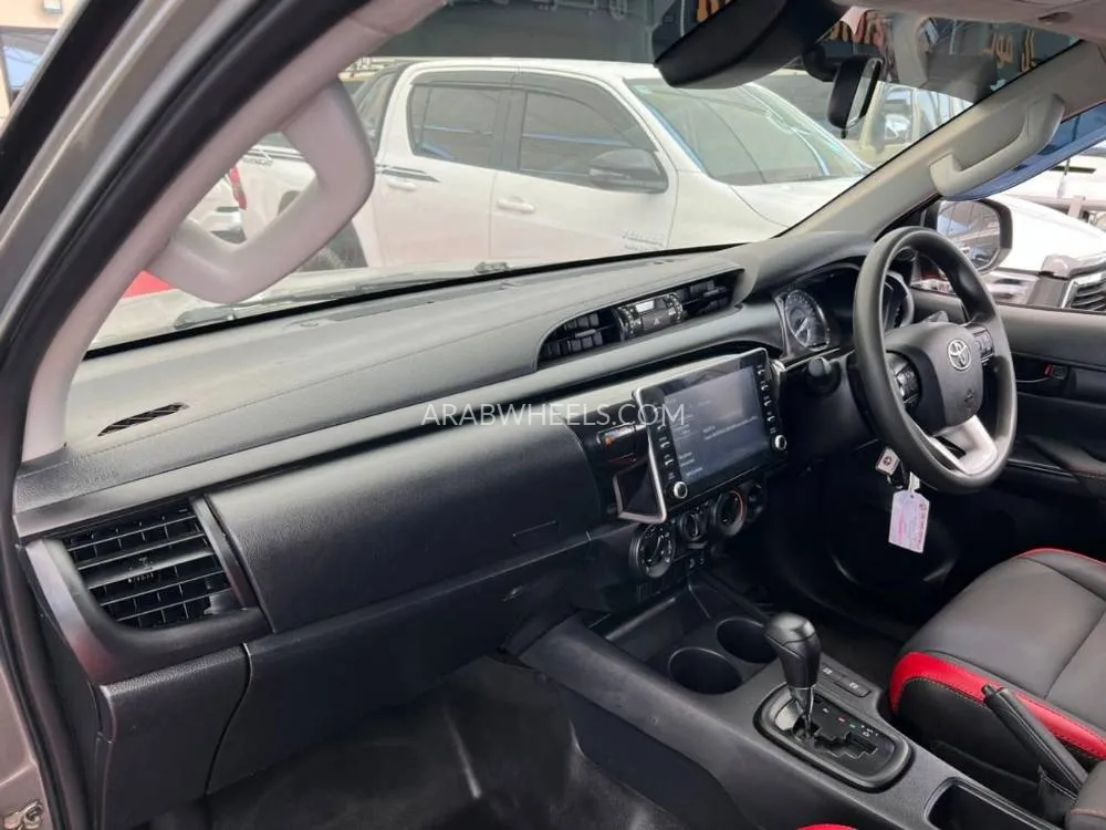 تويوتا هايلوكس 2021 for Sale in دبي Image-20