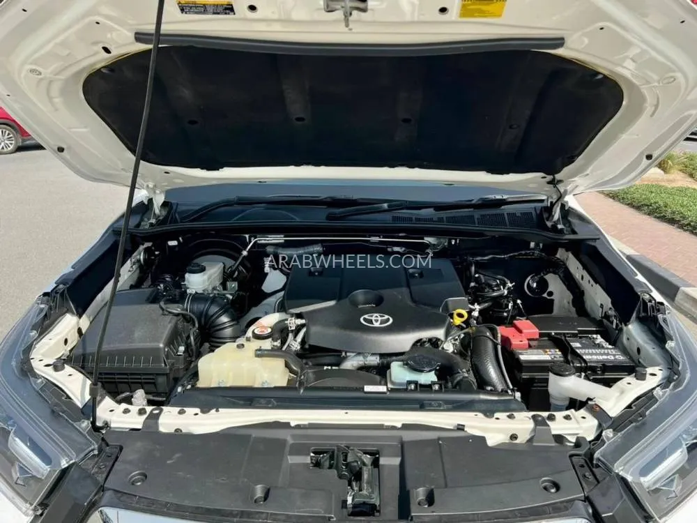 تويوتا هايلوكس 2023 for Sale in دبي Image-19