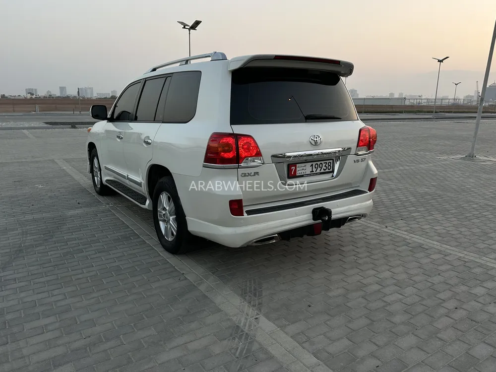 Toyota Land Cruiser 2015 for Sale in Ajman Image-4