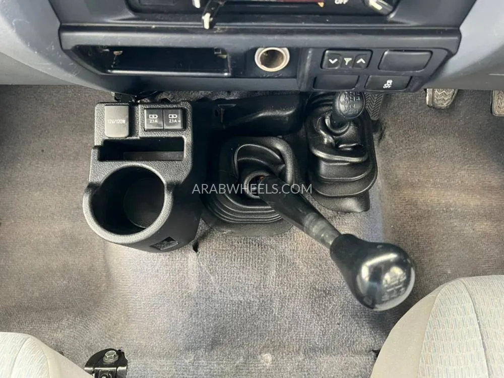 تويوتا لاند كروزر 70 سيريز 2020 for Sale in دبي Image-16