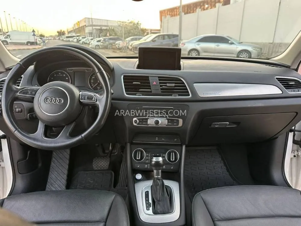 Audi Q3 2018 for Sale in Sharjah Image-7
