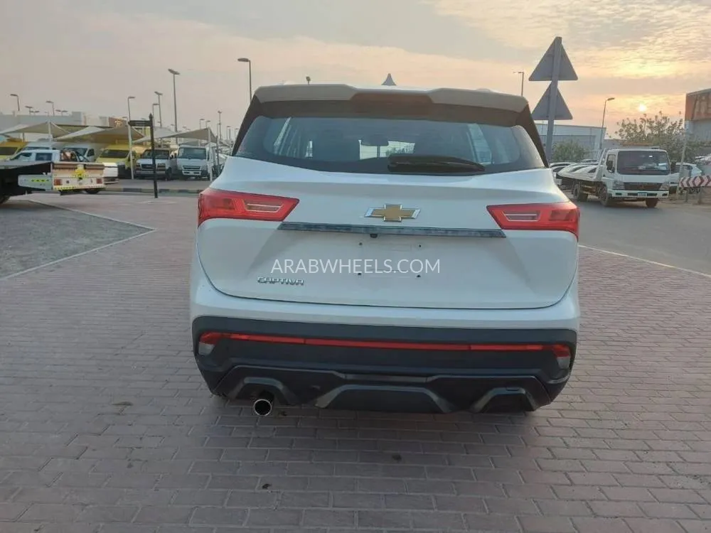 Chevrolet Captiva 2022 for Sale in Sharjah Image-13