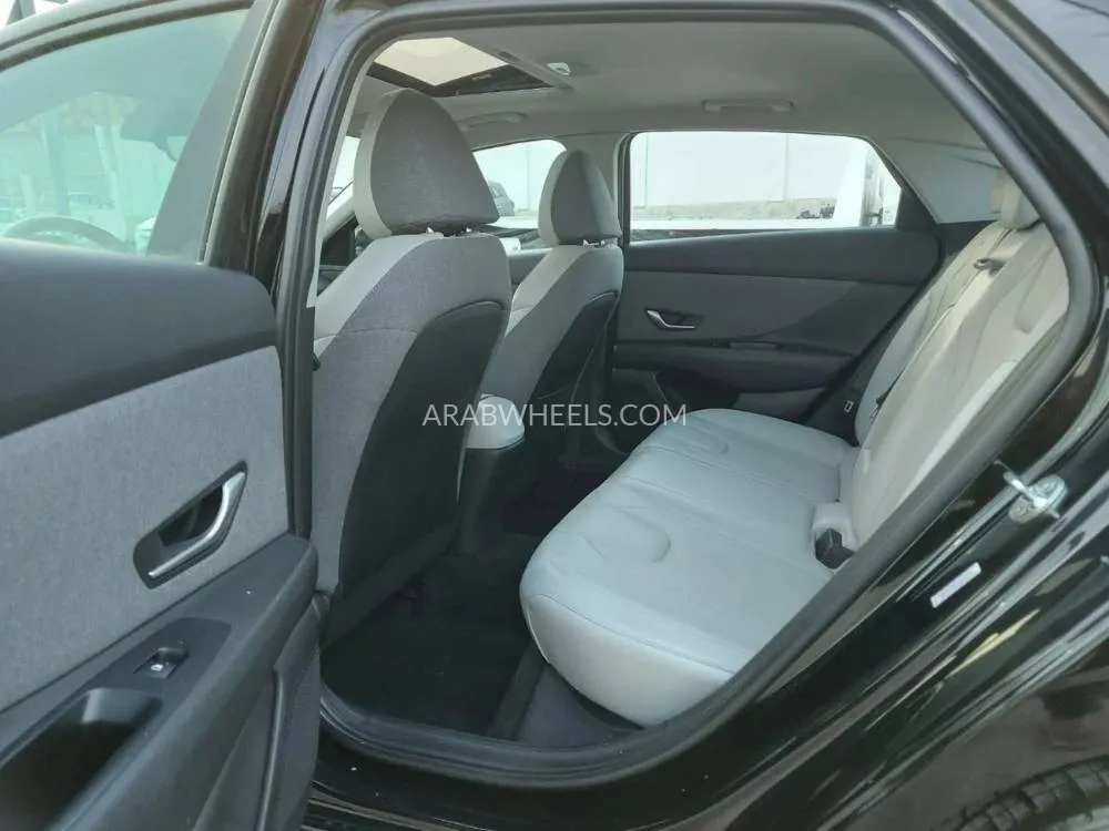 Hyundai Elantra 2021 for Sale in Sharjah Image-10
