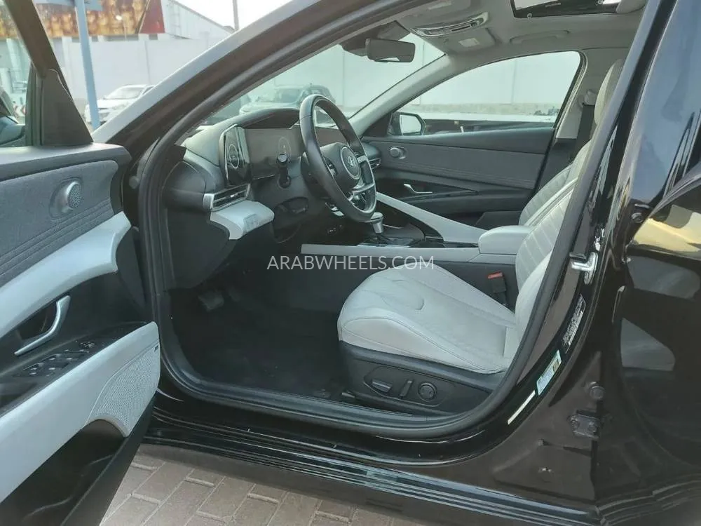 Hyundai Elantra 2021 for Sale in Sharjah Image-11