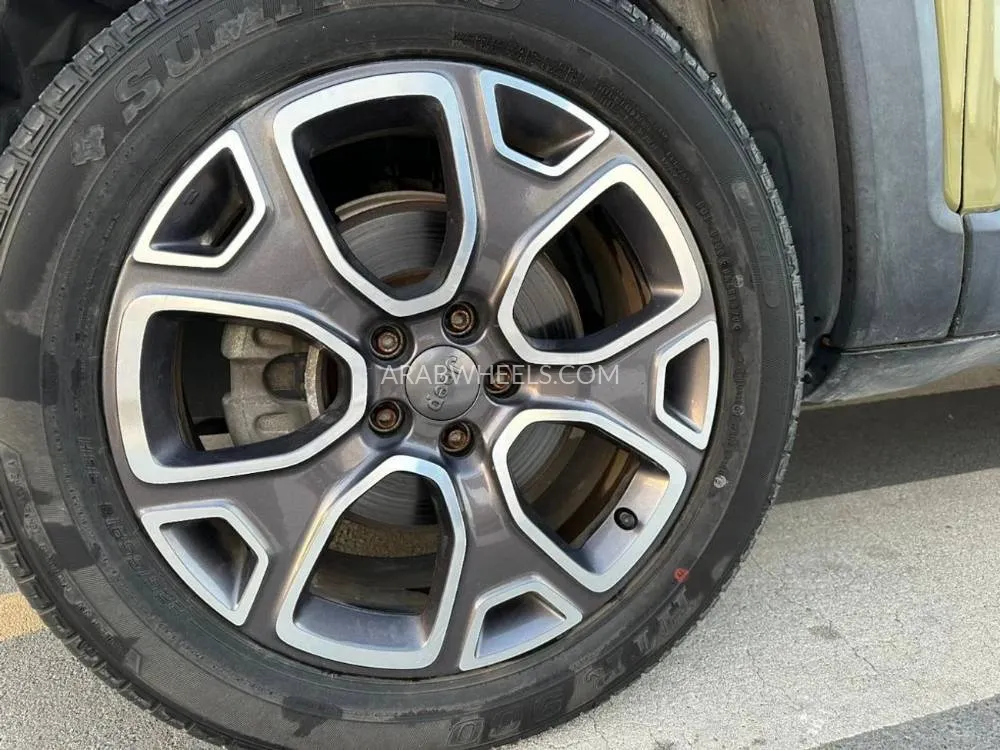 جيب رينيجيد 2015 for Sale in الشارقة Image-12