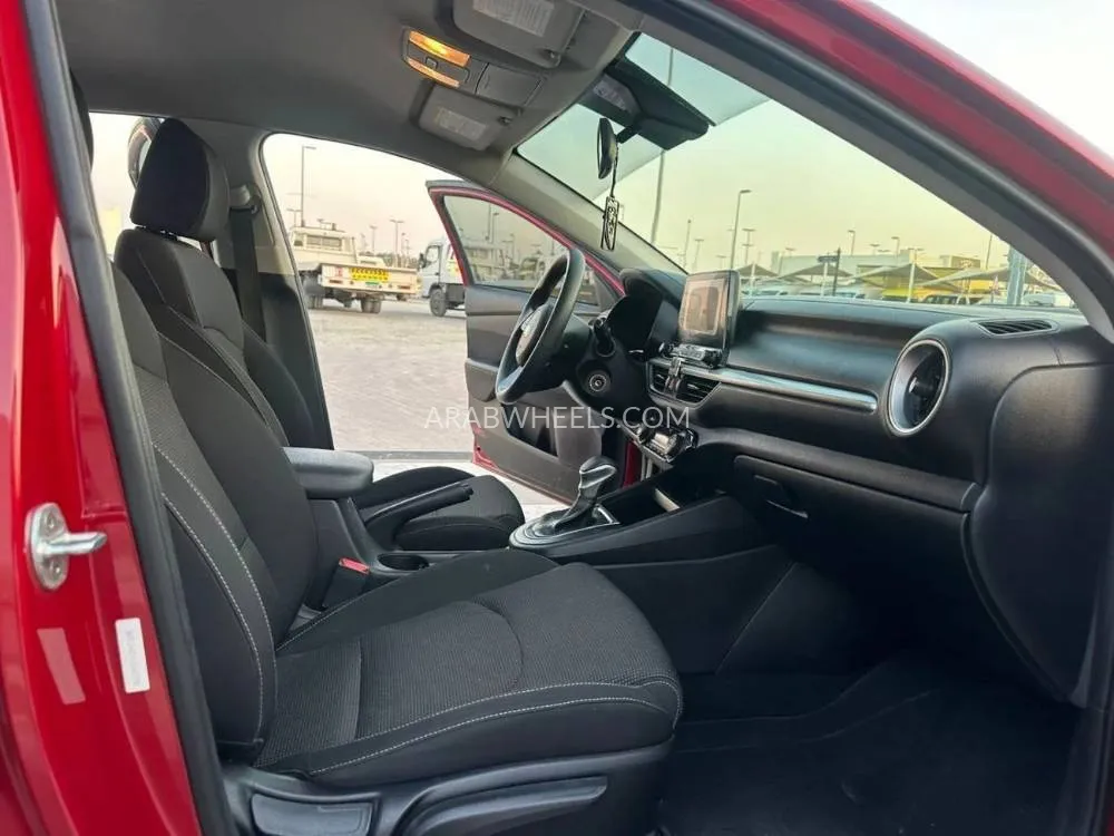 Kia Forte 2019 for Sale in Sharjah Image-8