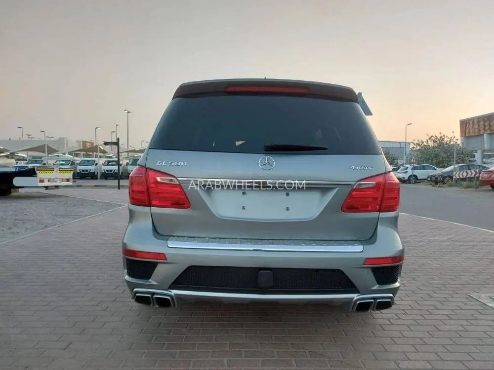 Mercedes Benz GL Class 2015 for Sale in Sharjah Image-2