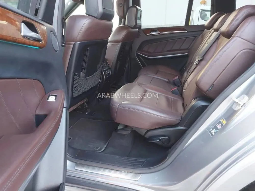 Mercedes Benz GL Class 2015 for Sale in Sharjah Image-16