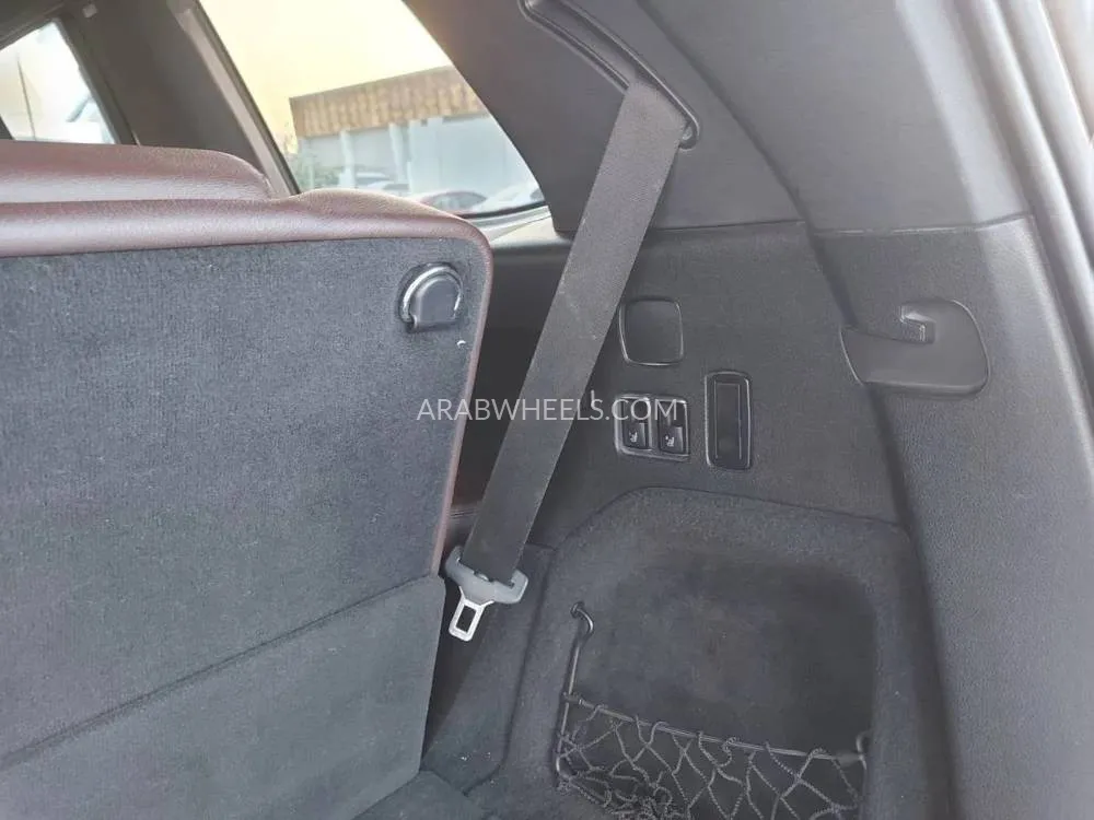 Mercedes Benz GL Class 2015 for Sale in Sharjah Image-17