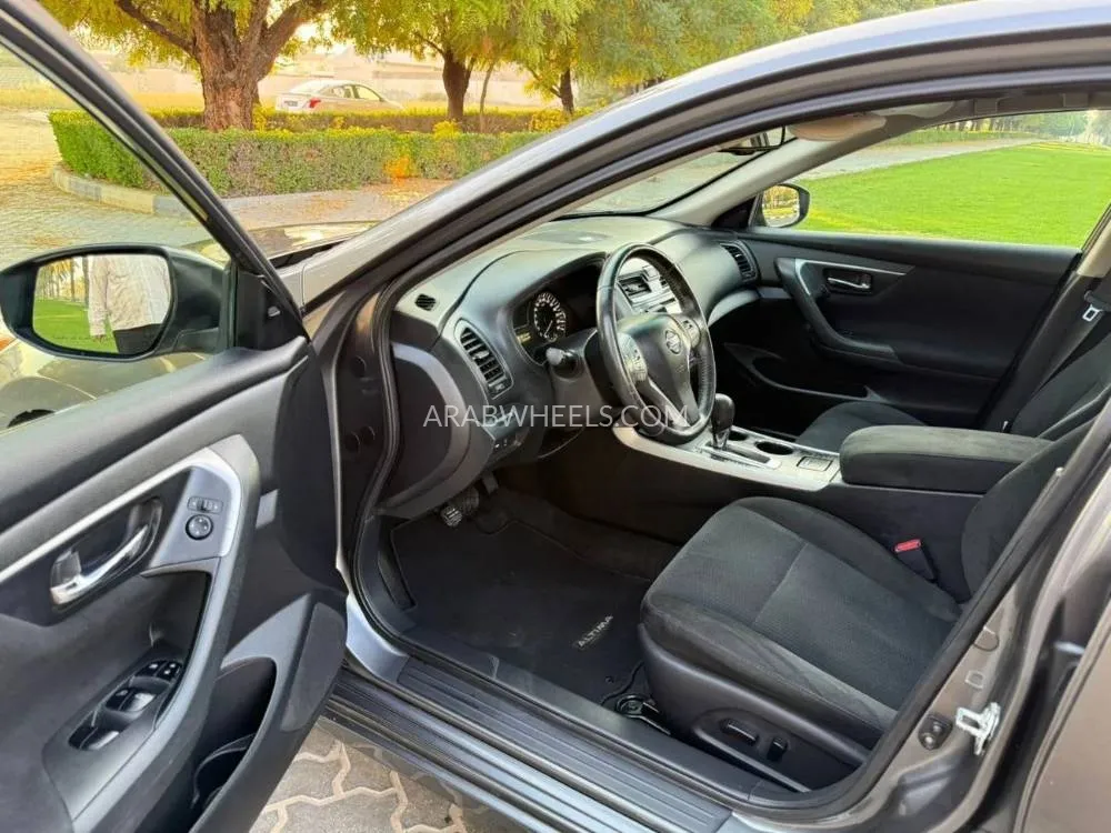 Nissan Altima 2015 for Sale in Sharjah Image-19