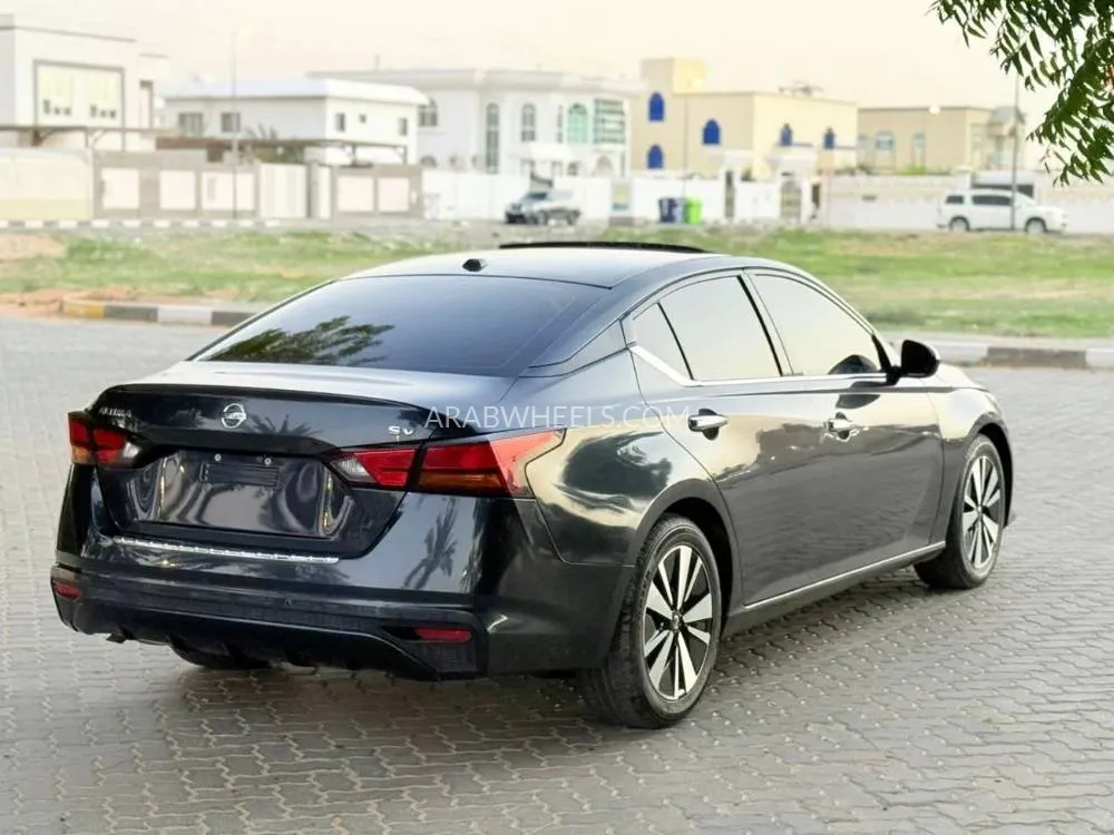 Nissan Altima 2022 for Sale in Sharjah Image-5