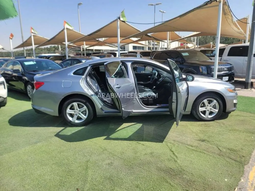 Chevrolet Malibu 2023 for Sale in Sharjah Image-5