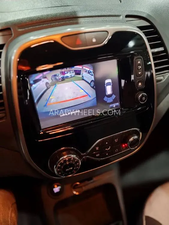 Renault Captur 2017 for Sale in Umm Al Quwain Image-13