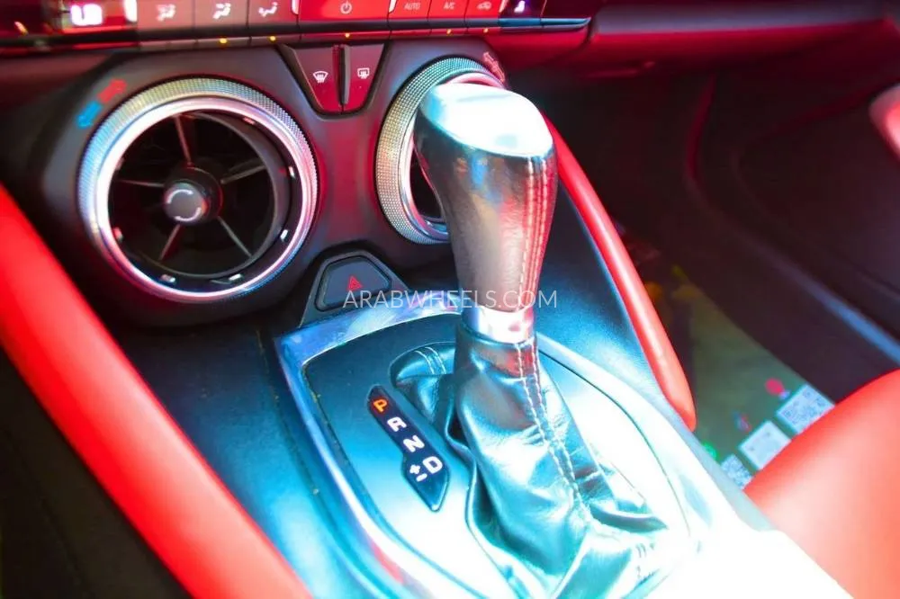 شيفروليه كامارو 2019 for Sale in الشارقة Image-14