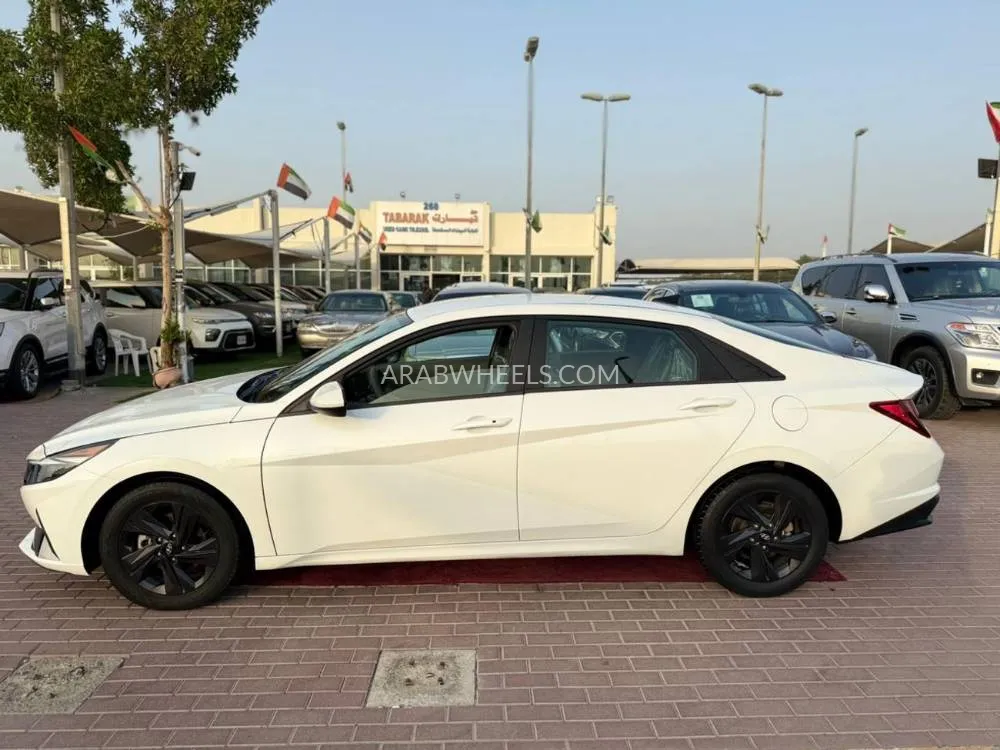 Hyundai Elantra 2022 for Sale in Sharjah Image-4