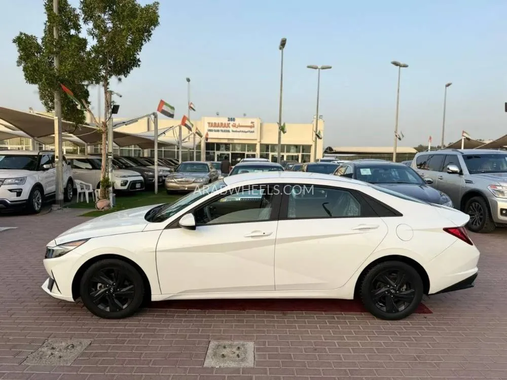Hyundai Elantra 2022 for Sale in Sharjah Image-14