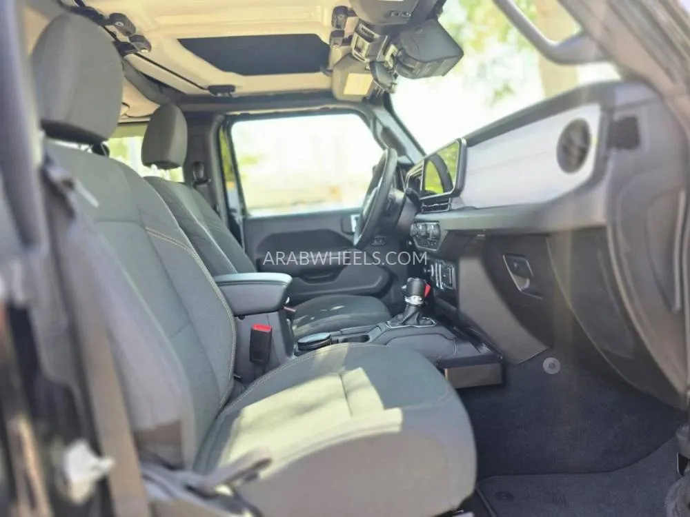 Jeep Wrangler 2024 for Sale in Dubai Image-8