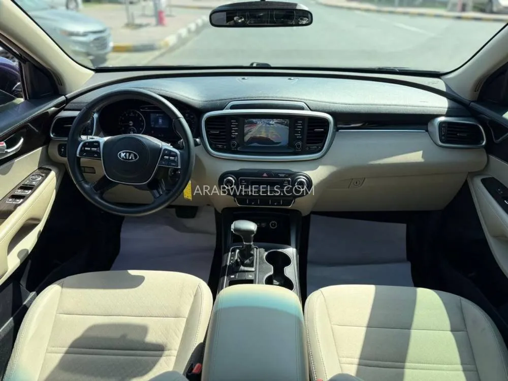 Kia Sorento 2020 for Sale in Sharjah Image-9