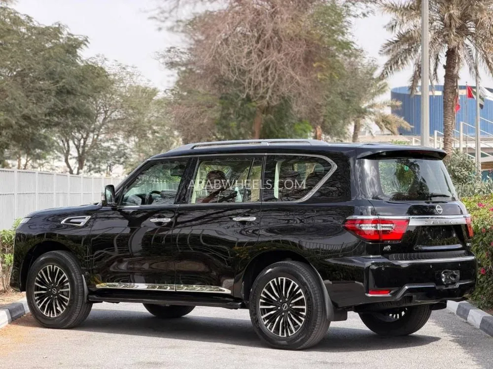 Nissan Patrol 2022 for Sale in Dubai Image-6