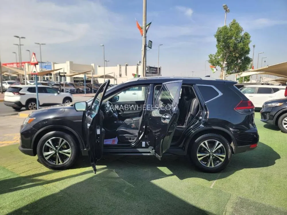 نيسان إكس تريل 2018 for Sale in الشارقة Image-9