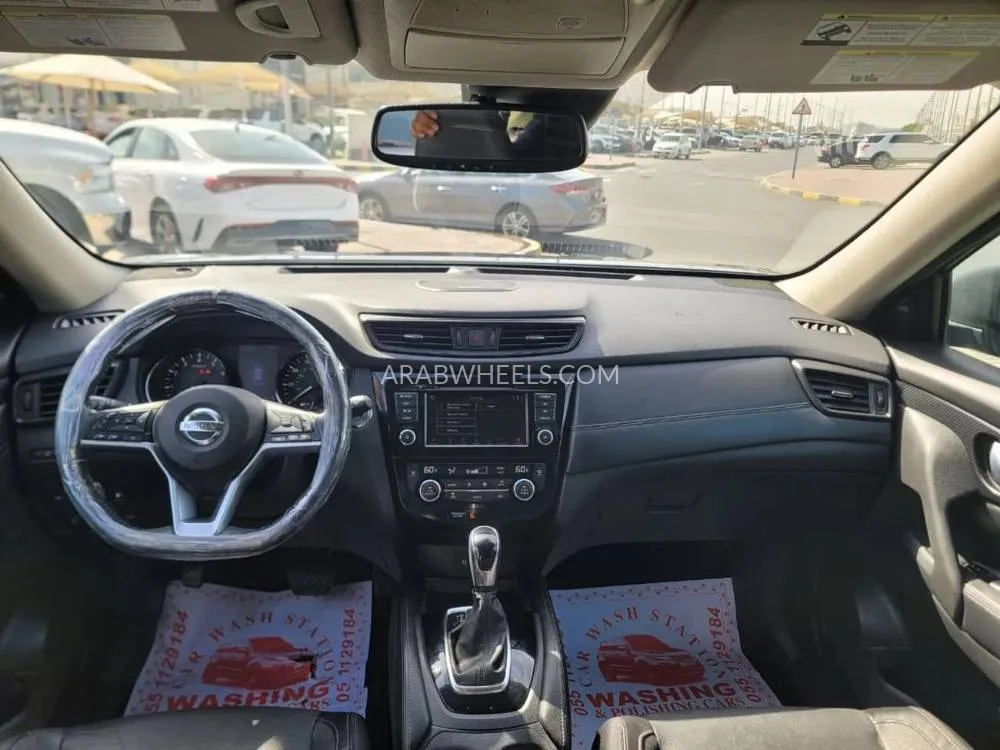 نيسان إكس تريل 2018 for Sale in الشارقة Image-17