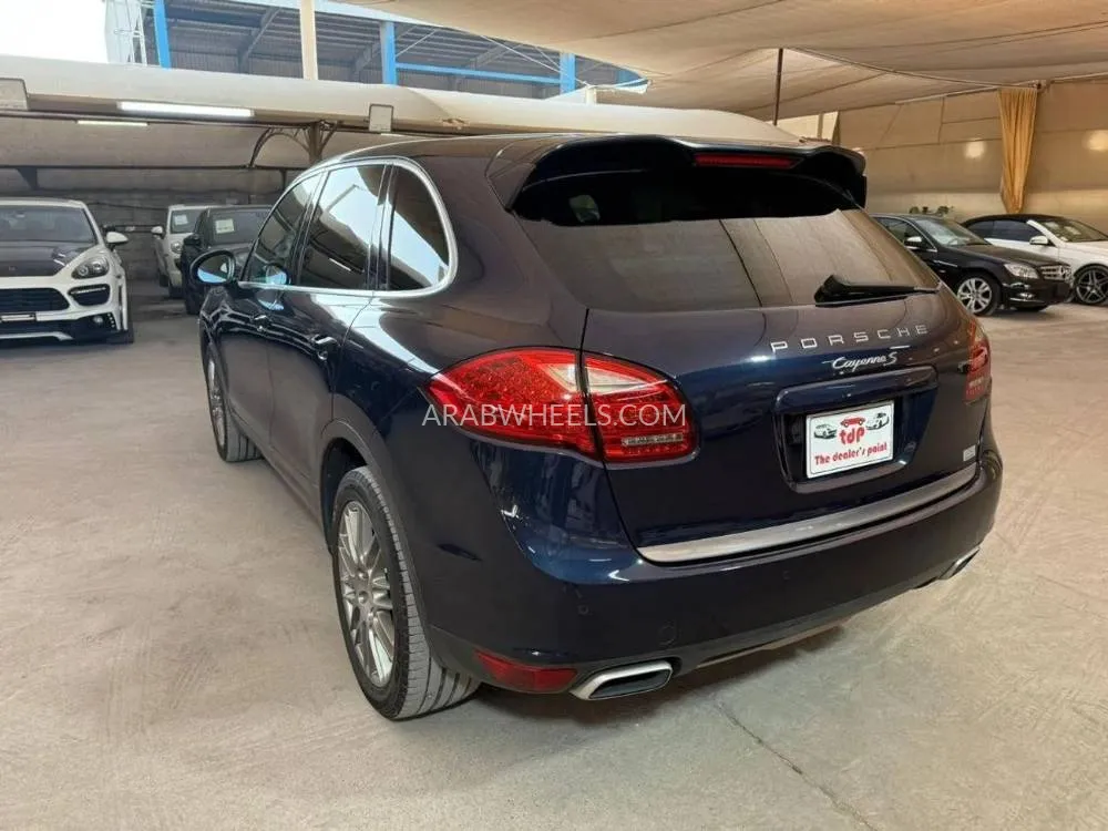 Porsche Cayenne 2011 for Sale in Dubai Image-4