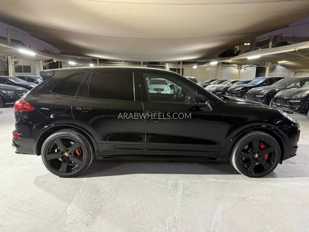 Porsche Cayenne 2017 for Sale in Dubai Image-6