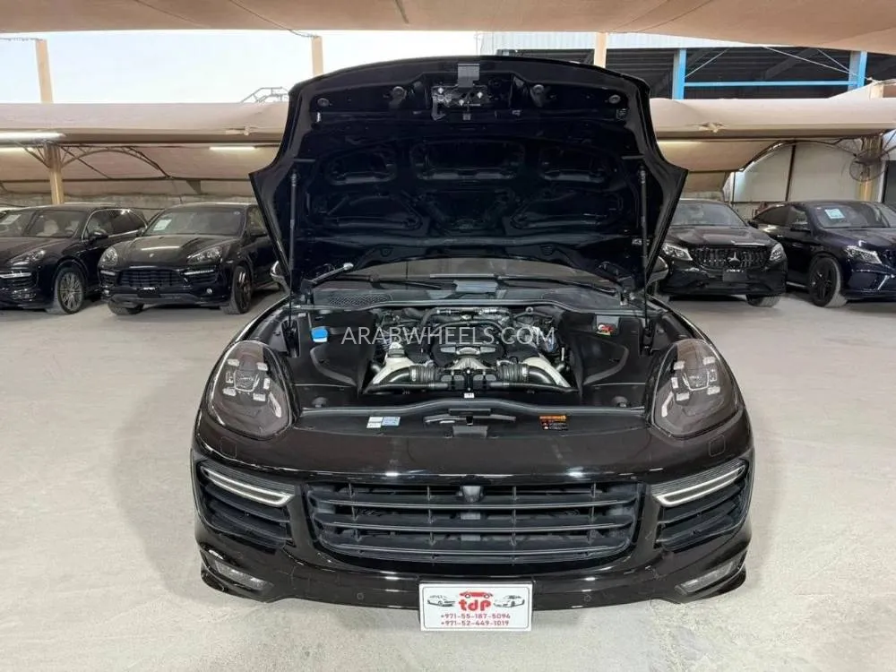 Porsche Cayenne 2017 for Sale in Dubai Image-9