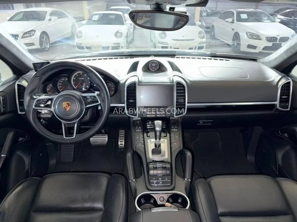Porsche Cayenne 2017 for Sale in Dubai Image-15