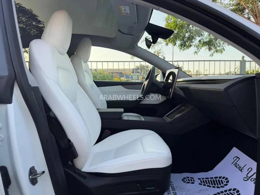 Tesla Model Y 2025 for Sale in Dubai Image-9