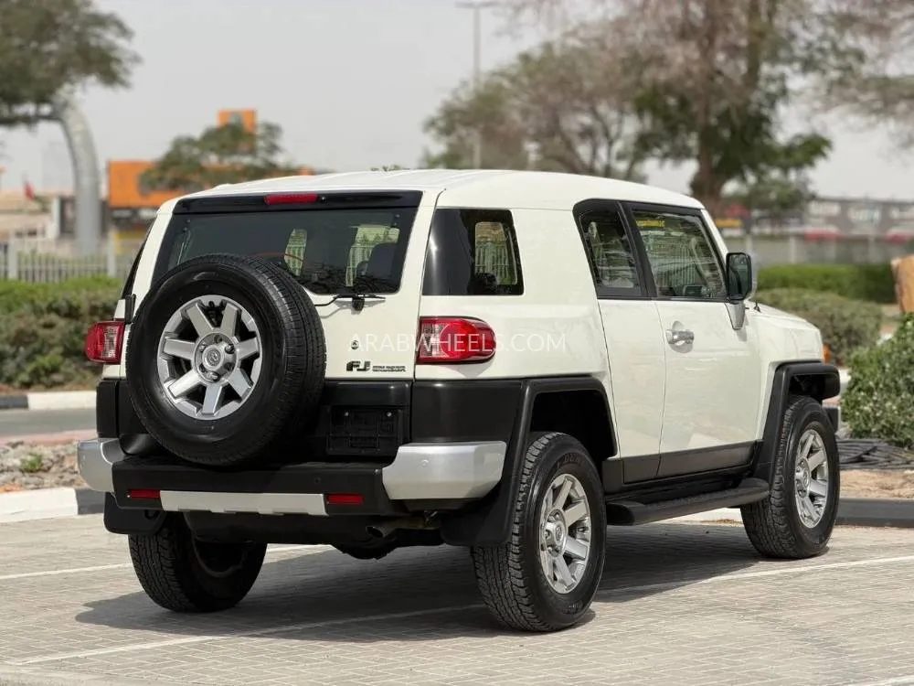 Toyota FJ Cruiser 2023 for Sale in Dubai Image-6