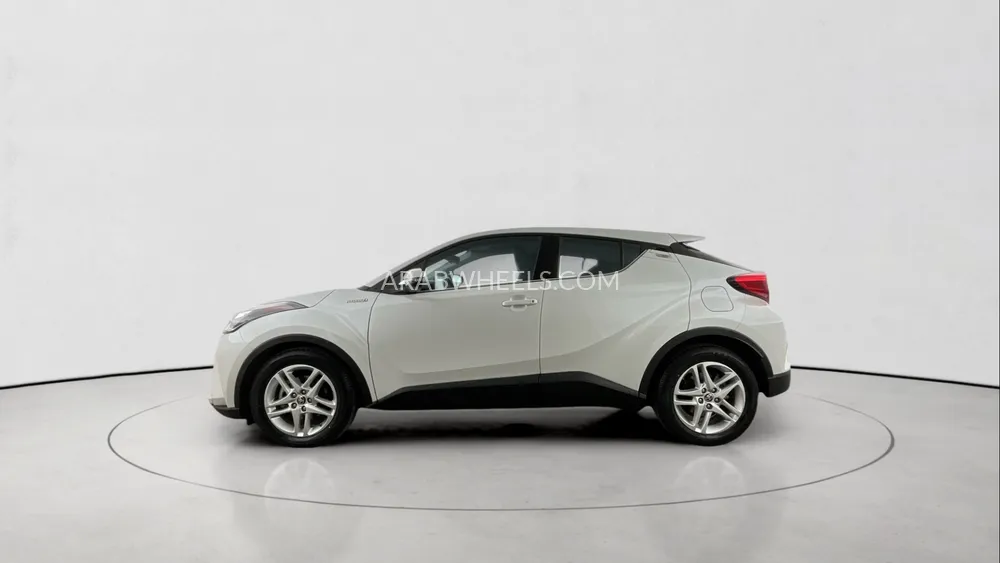 Toyota C-HR 2023 for Sale in Sharjah Image-7