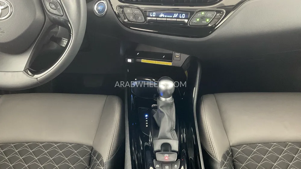 Toyota C-HR 2023 for Sale in Sharjah Image-22