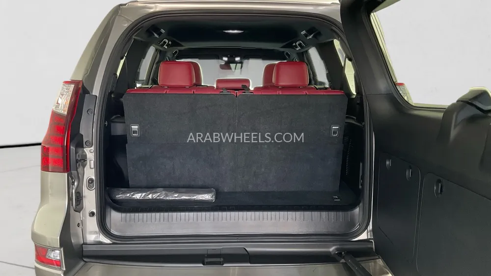 Lexus GX 2022 for Sale in Sharjah Image-14