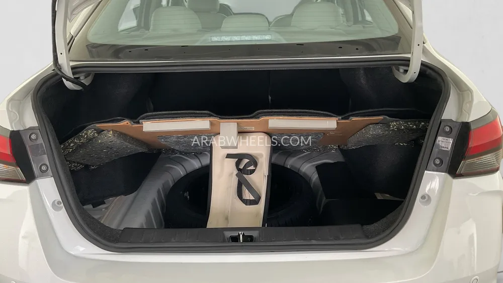 Nissan Sunny 2024 for Sale in Sharjah Image-15