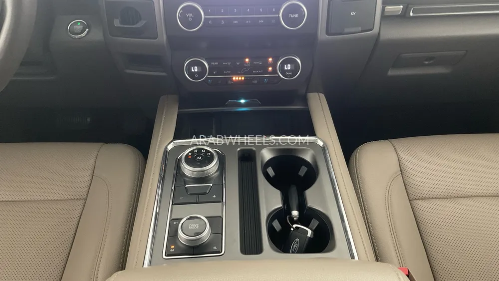 Ford Expedition 2021 for Sale in Dubai Image-23