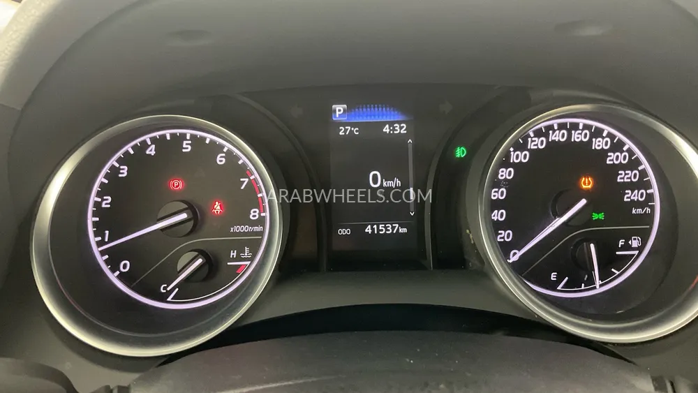 Toyota Camry 2023 for Sale in Sharjah Image-11