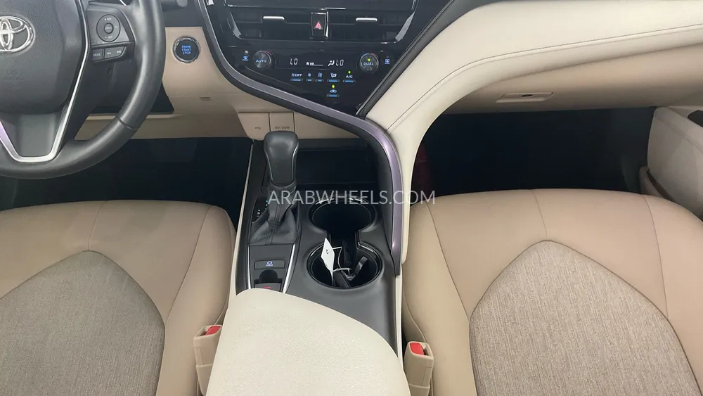 Toyota Camry 2023 for Sale in Sharjah Image-23