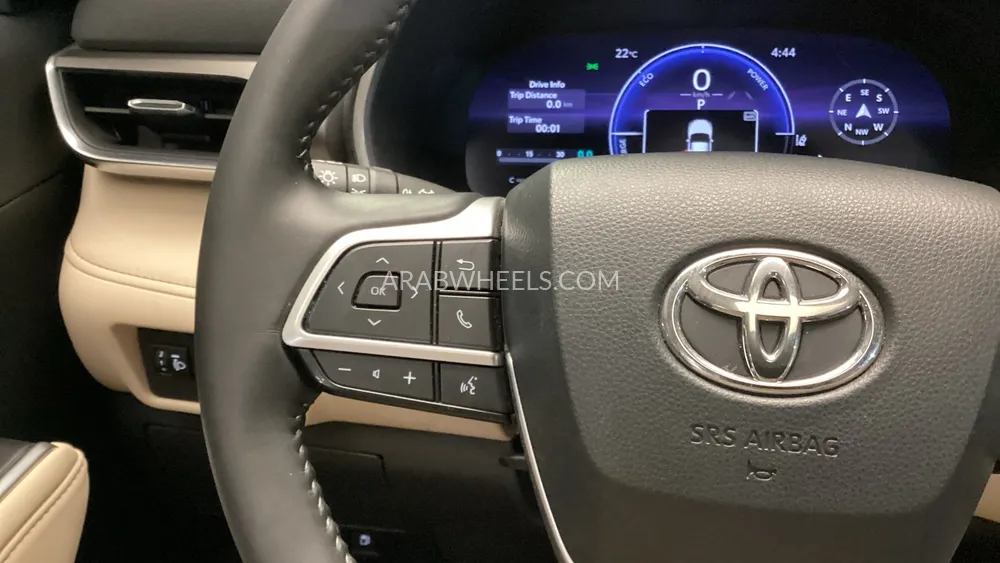 Toyota Highlander 2024 for Sale in Sharjah Image-28