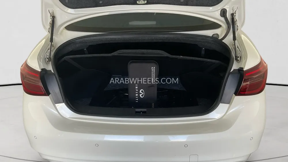 Infiniti Q50 2023 for Sale in Sharjah Image-27