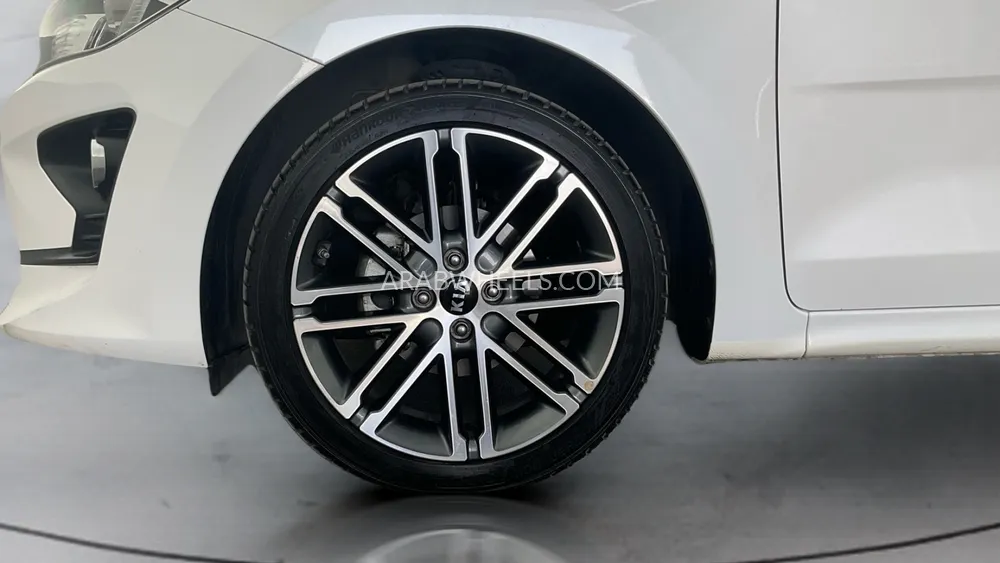 Kia Rio 2021 for Sale in Sharjah Image-9