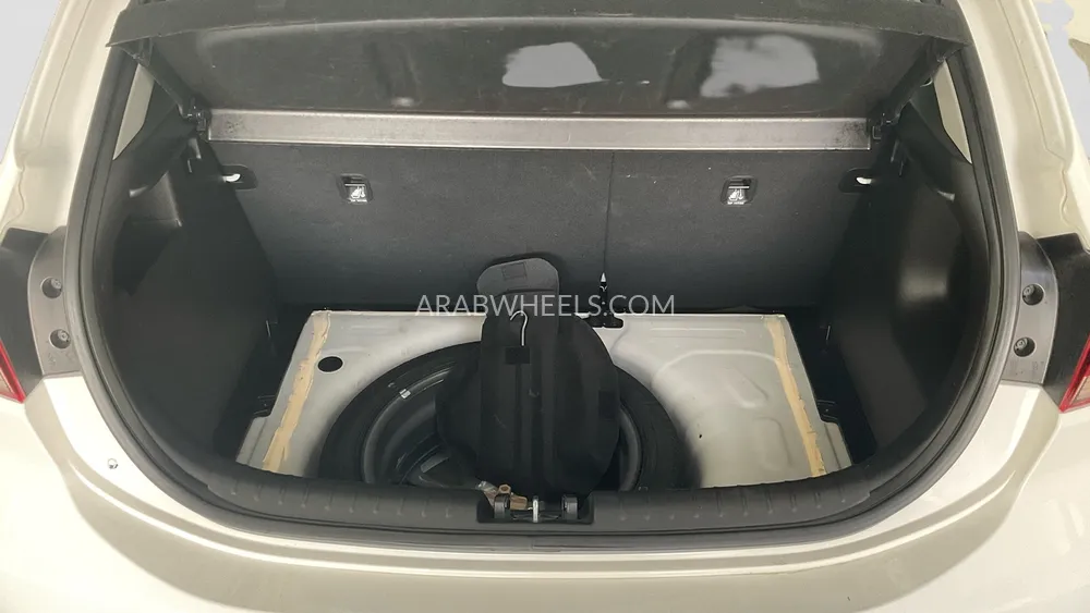 Kia Rio 2021 for Sale in Sharjah Image-14