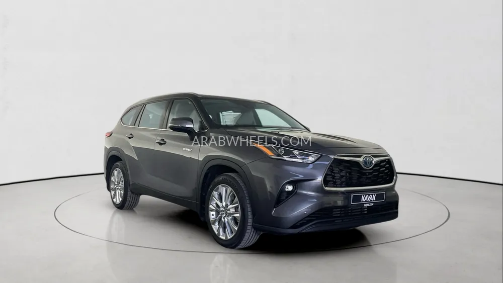 Toyota Highlander 2023 for Sale in Dubai Image-3
