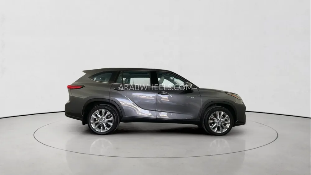 Toyota Highlander 2023 for Sale in Dubai Image-8