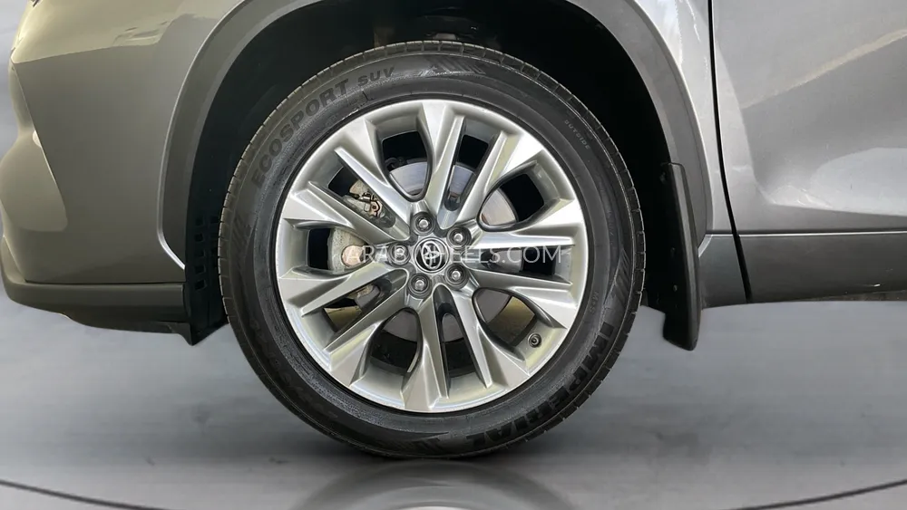 Toyota Highlander 2023 for Sale in Dubai Image-9